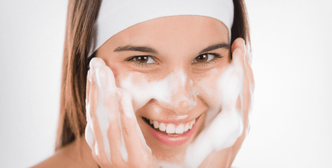 Morning vs. Evening Skincare Routine: Should They Differ?