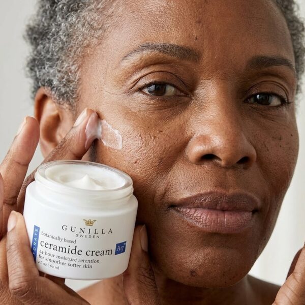Model Gunilla ceramide cream